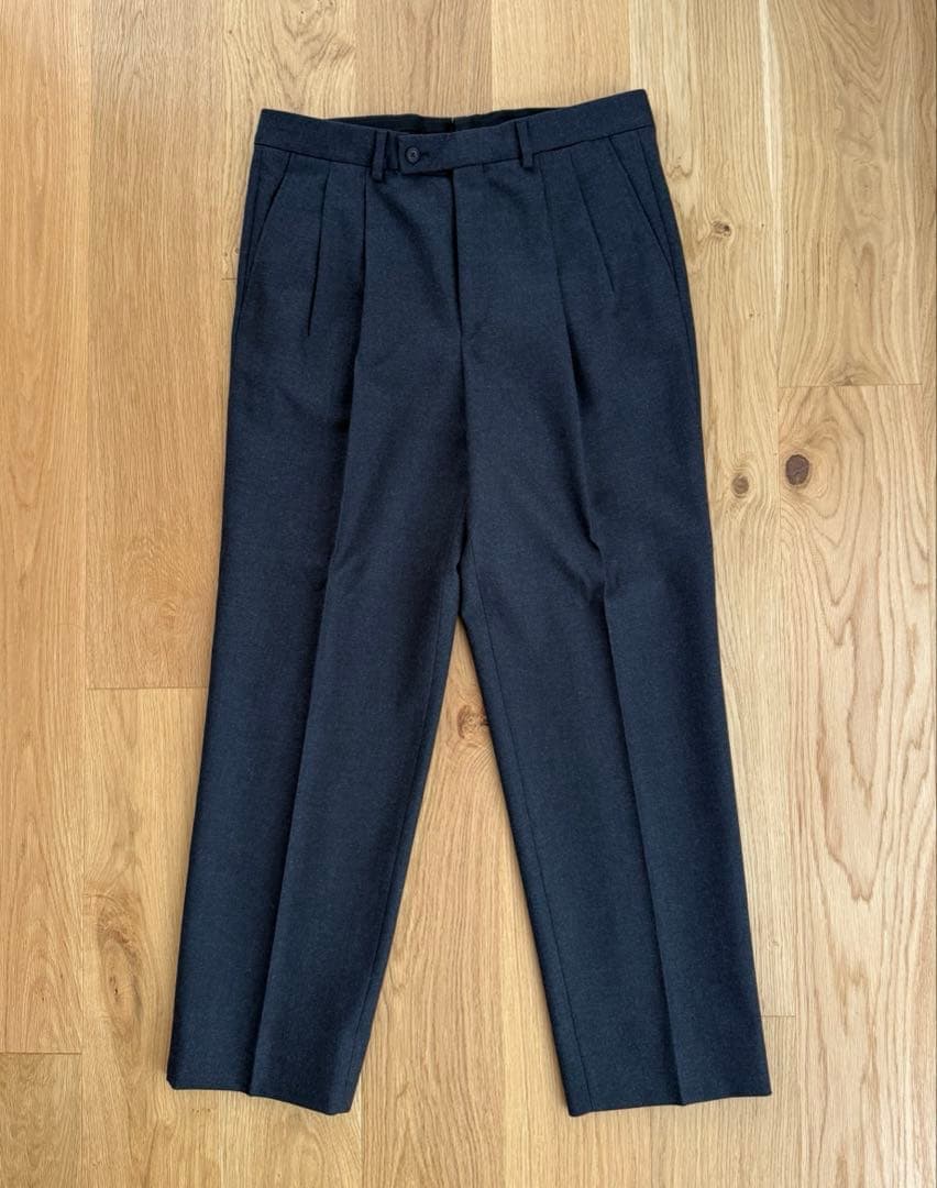 美品CARUSO ウールスラックス チャコールグレー District別注モデル