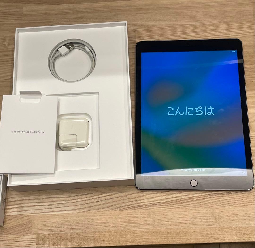 IPad 第7世代 32G本体と充電器付き