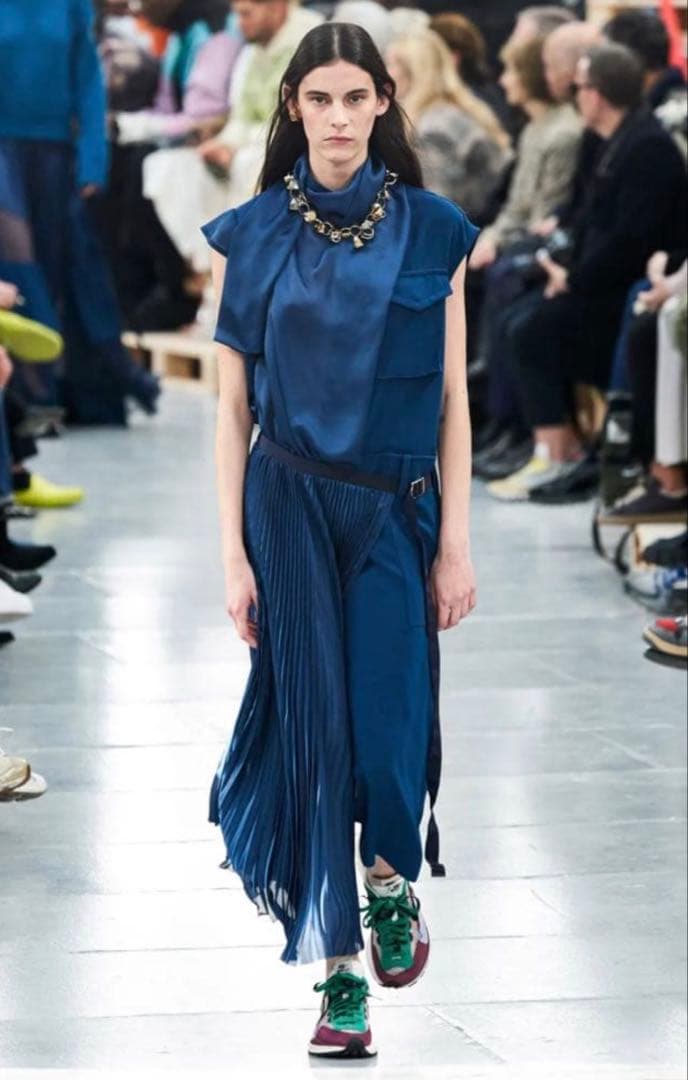 名作！sacai サテン ドッキングプリーツワンピース