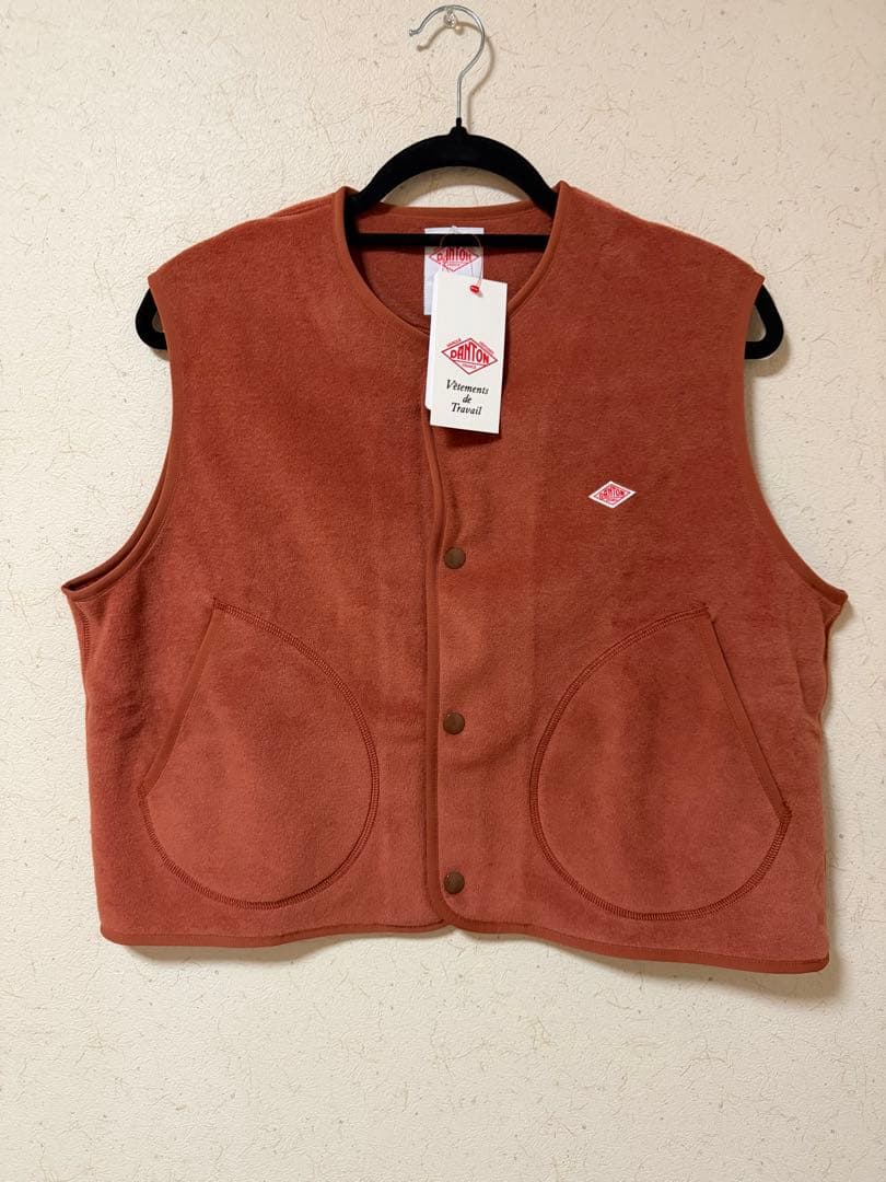 WOMEN＇S FLEECE COLLARLESS VEST