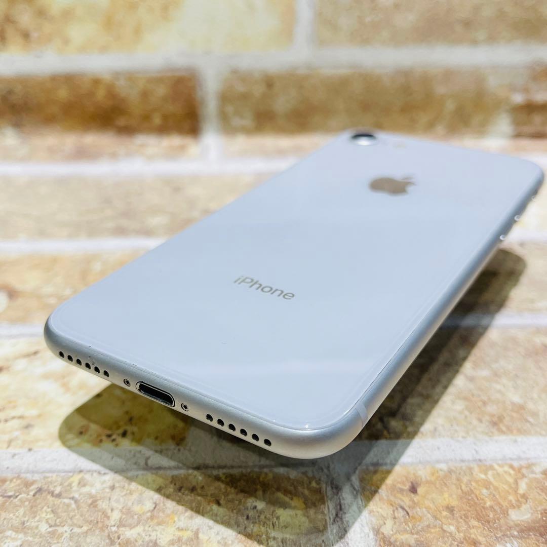 SIMフリー iPhone8 64GB シルバー 新品電池