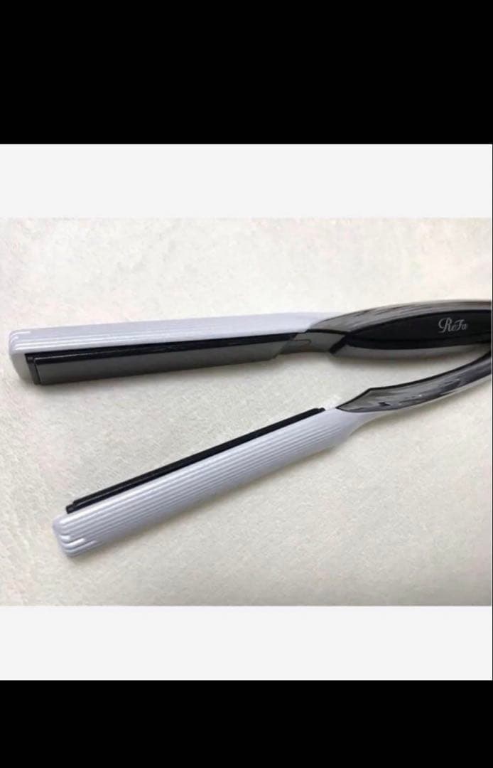 リファ　リニューアル版 ストレートアイロン ホワイト　新品