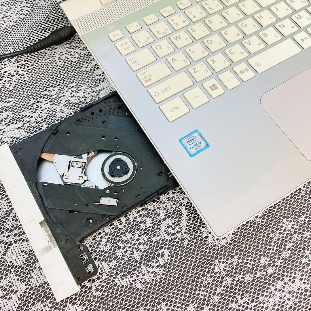 美品❣ 東芝ノートパソコン 薄型軽量 ゴールド✨Win11 SSD カメラ付き