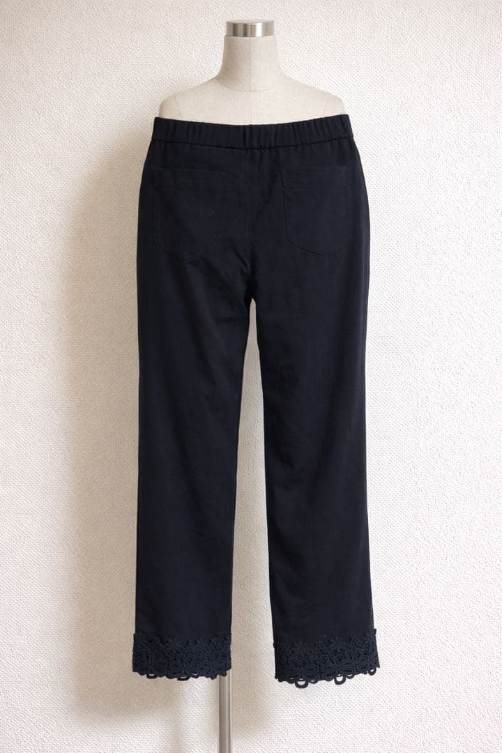未使用　INGEBORGフラワーレース裾　スラックス