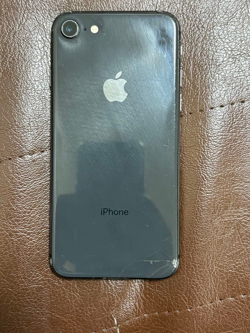 Apple iPhone 8 スペースグレー 本体