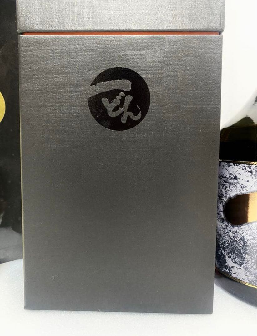 【希少品】一どん化粧箱付1800ml 金ラベル　　　　　村尾　森伊蔵　魔王