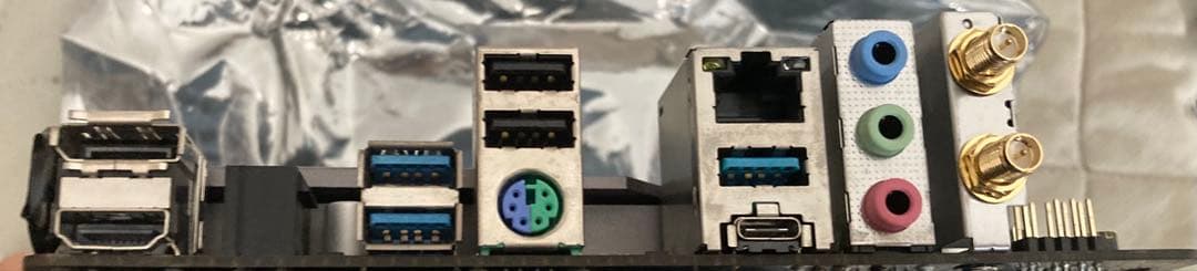 Socket AM4 Mini-ITXマザーボード