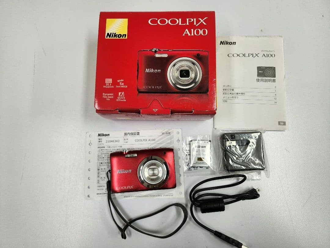 デジタルカメラ　Nikon Coolpix A100 レッド 本体