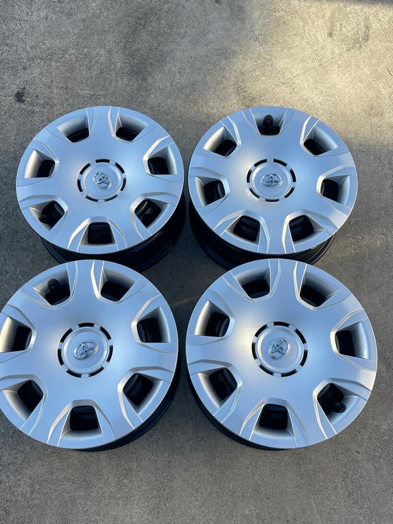 純正　TOYOTA ハイエース　200系　15×6J 　PCD 139.7 6穴