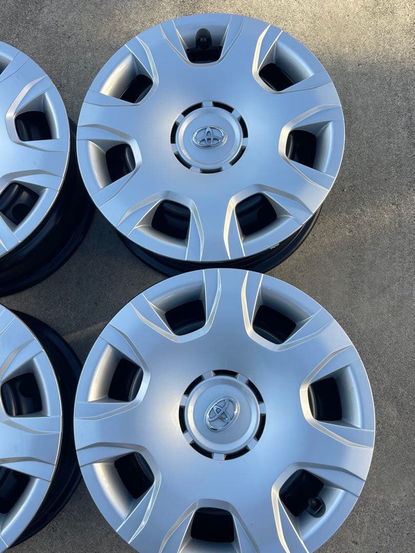 純正　TOYOTA ハイエース　200系　15×6J 　PCD 139.7 6穴