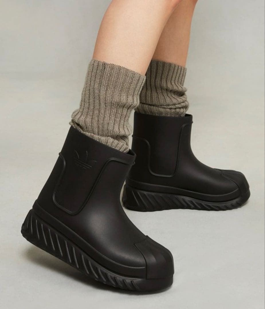 adidas アディダスオリジナルス　アディフォーム SST ブーツ ブラック