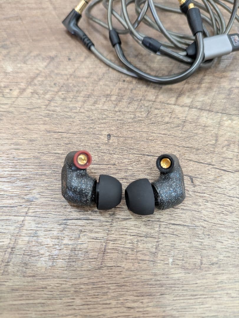 【2/11まで出品・美品】Sennheiser IE300 ゼンハイザー