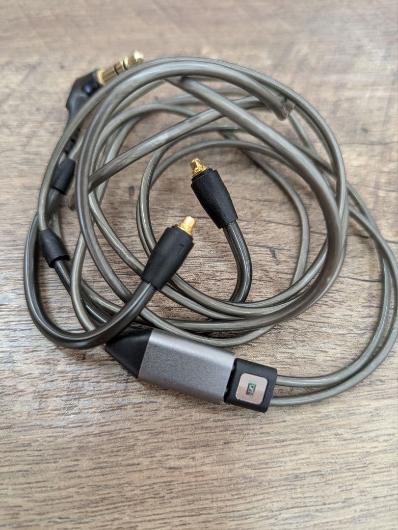 【2/11まで出品・美品】Sennheiser IE300 ゼンハイザー