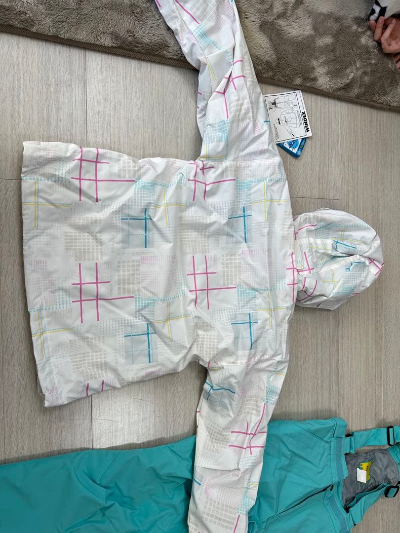 【新品未使用】nima スキーウェア　上下セット　サイズ140cm