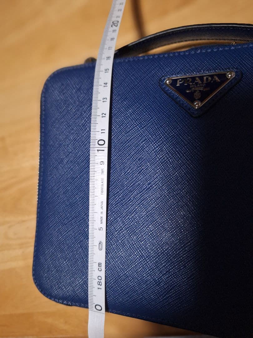 R*様 プラダ　PRADA ブリック サフィアーノレザーショルダーバッグ　スクエ