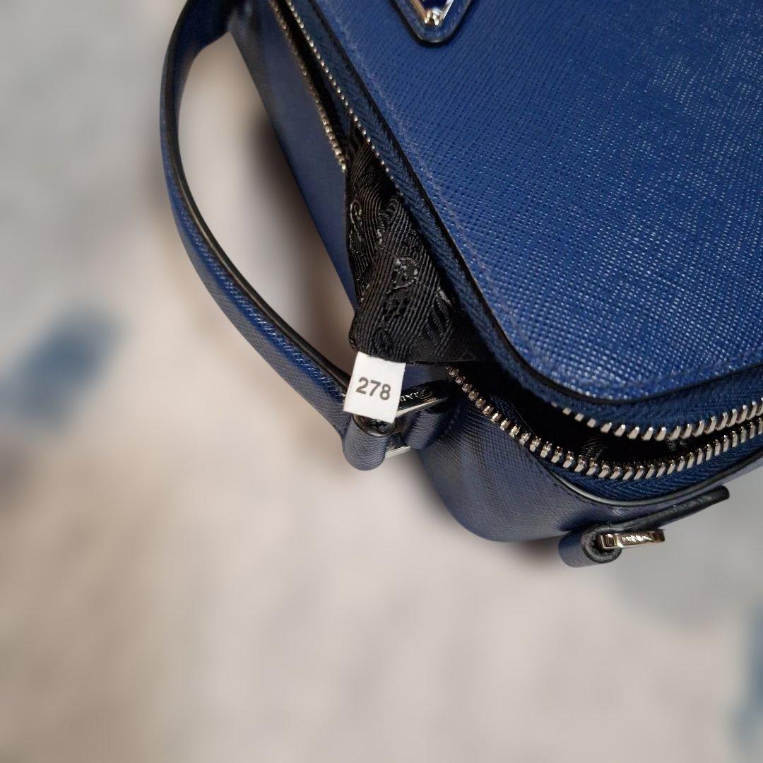 R*様 プラダ　PRADA ブリック サフィアーノレザーショルダーバッグ　スクエ