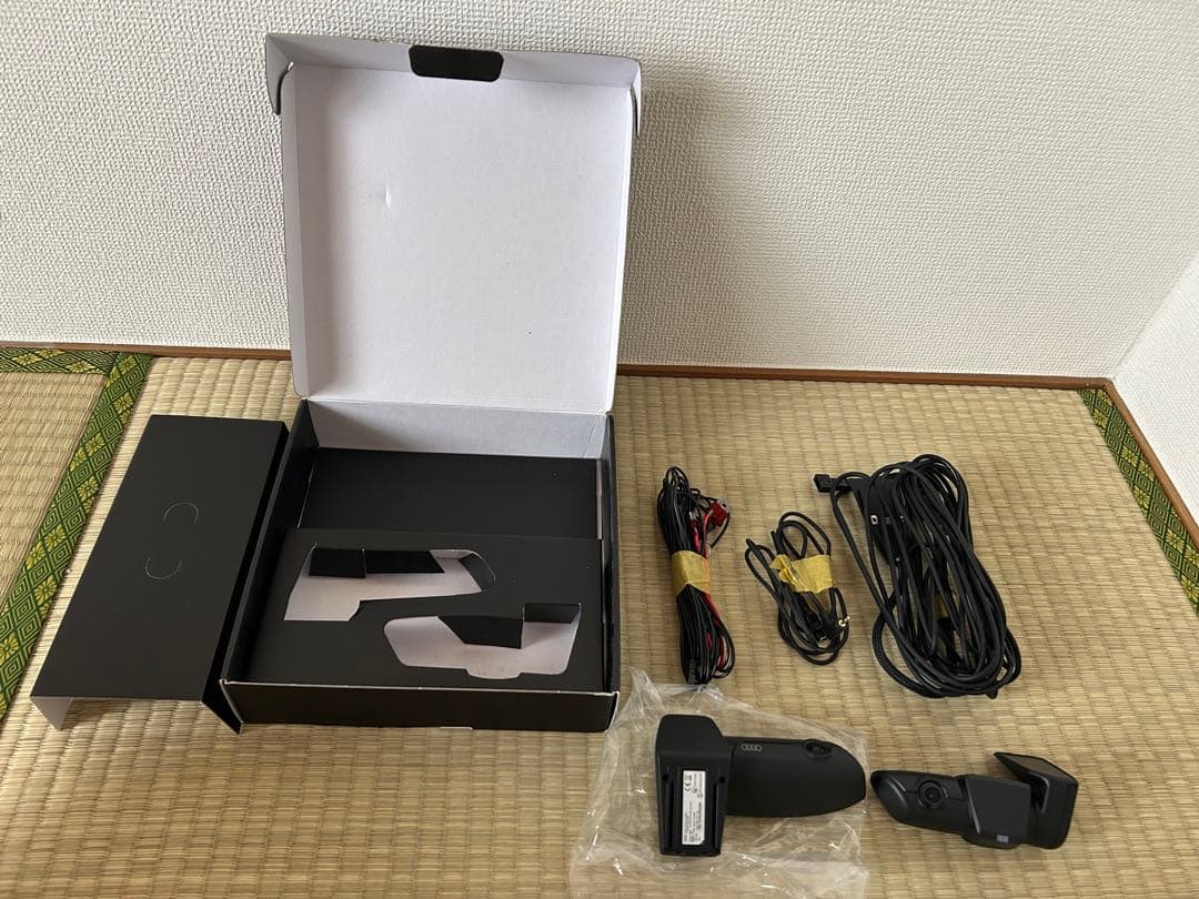 アクセサリー Audi Universal Traffic Recorder 2.0