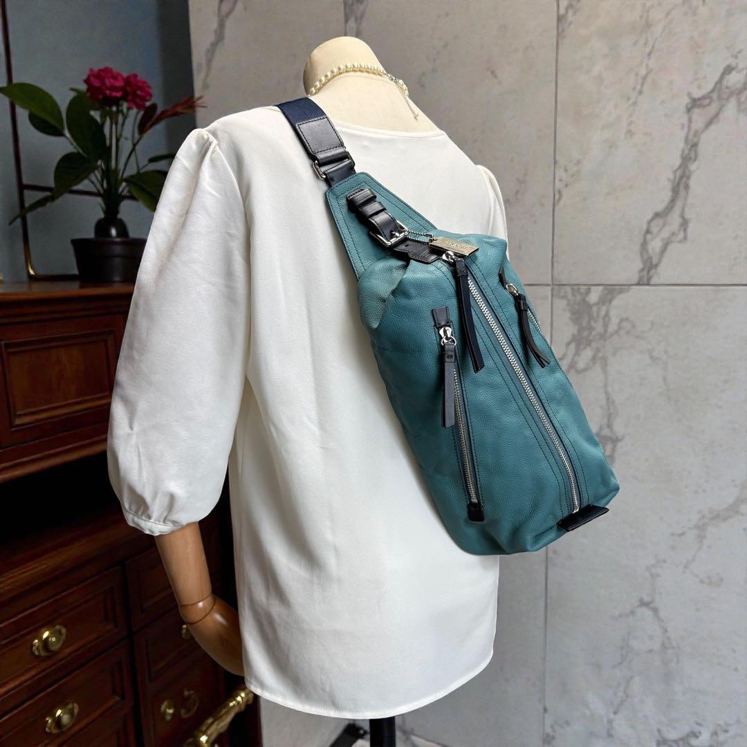 ✨希少色✨コーチ ボディバッグ トンプソン スリングバッグ クロスボディーレザー