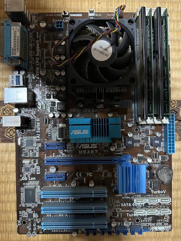 ASUS M5A87 マザーボード + AMD Phenom II X4 955