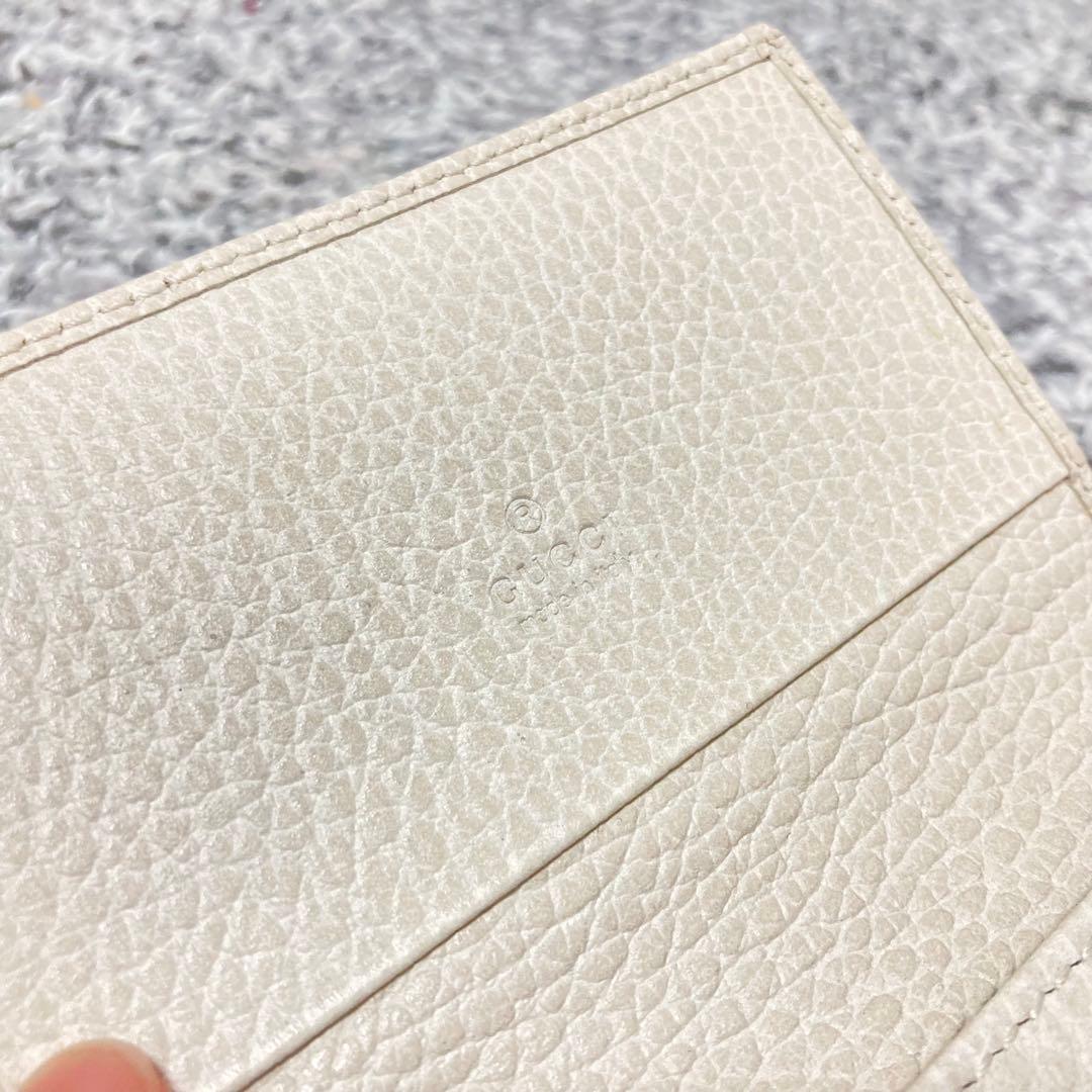 GC ロゴ ホワイトレザー 名刺入れ　箱付き GUCCI グッチ