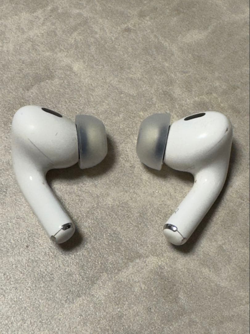 【お値下げ中】AirPods Pro 第2世代 (イヤーチップ各種おまけ付き)