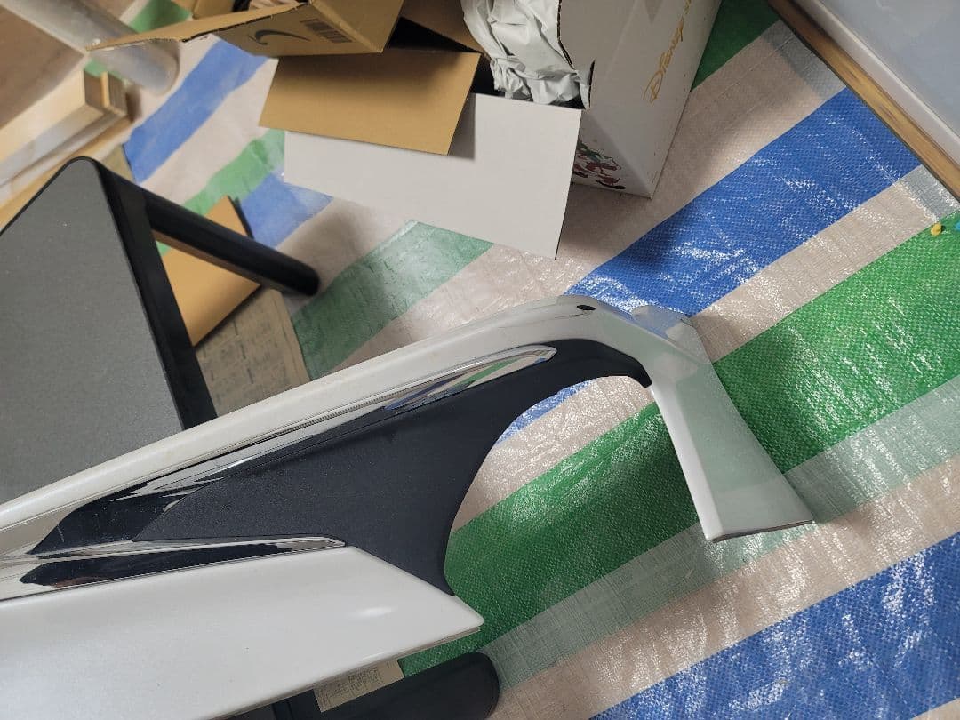 zzz プリウスPHV モデリスタ ホワイトエアロパーツ