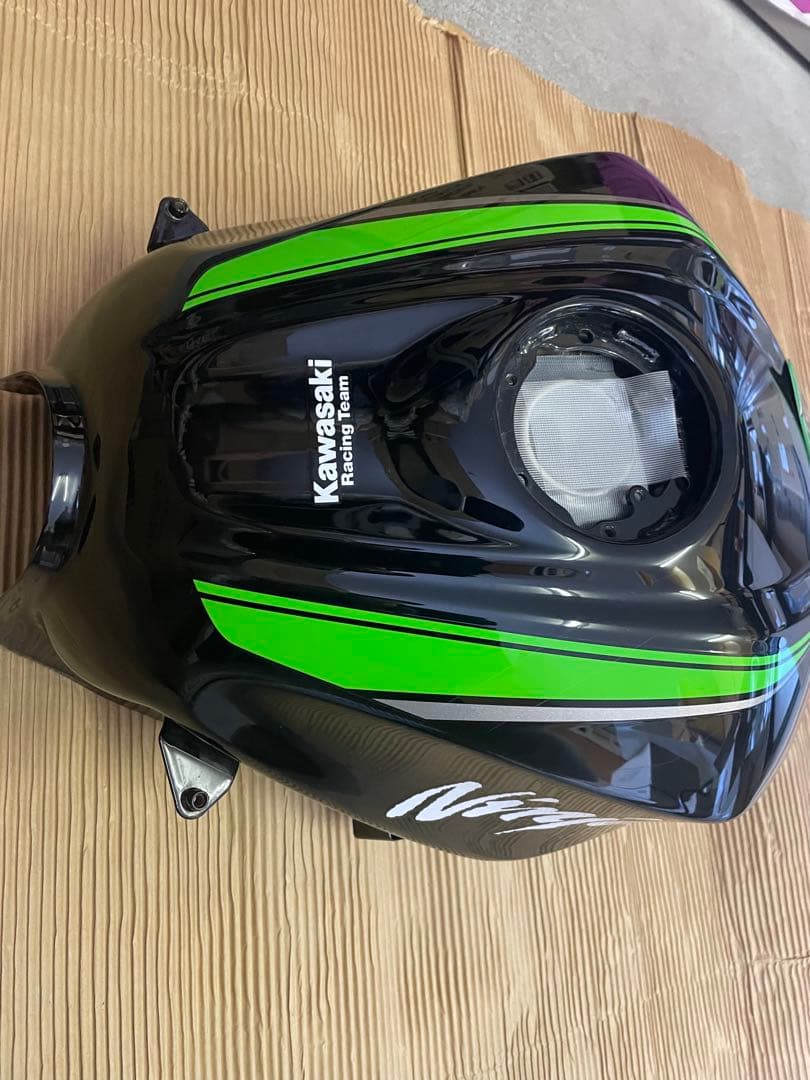 KAWASAKI NINJA ニンジャ250R 純正　タンク