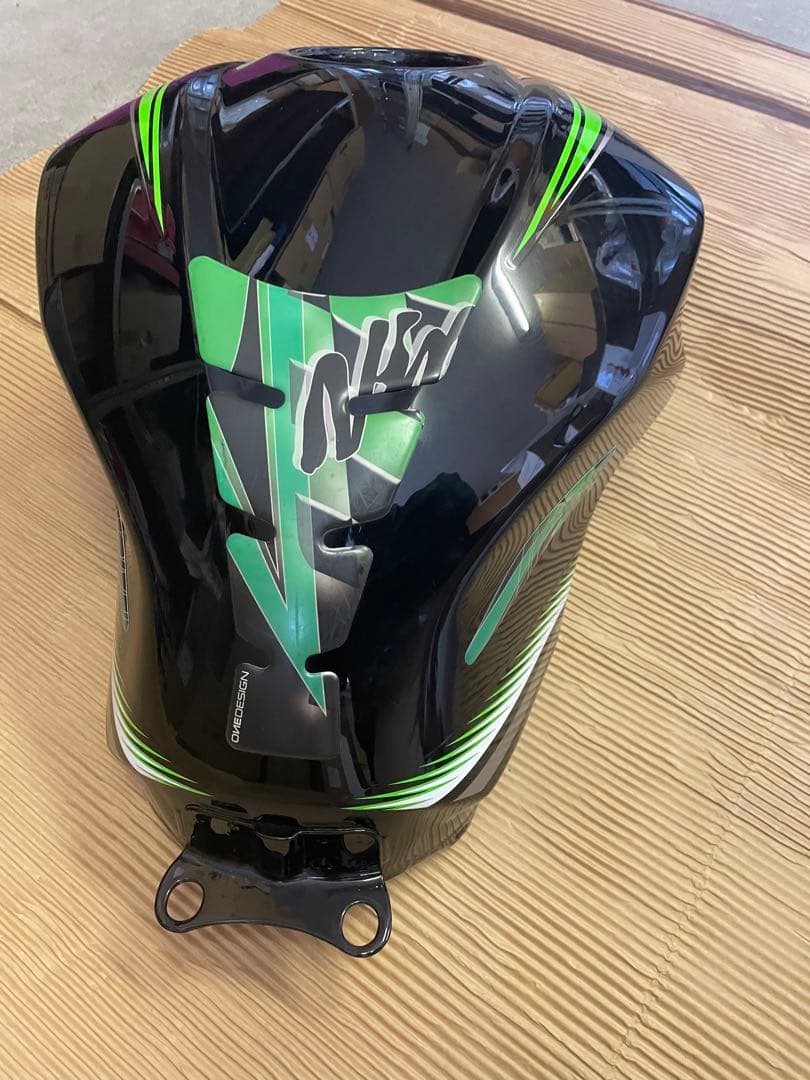 KAWASAKI NINJA ニンジャ250R 純正　タンク