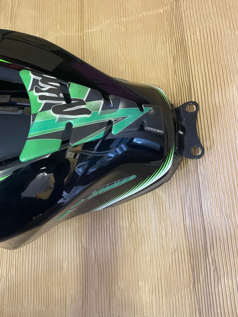 KAWASAKI NINJA ニンジャ250R 純正　タンク