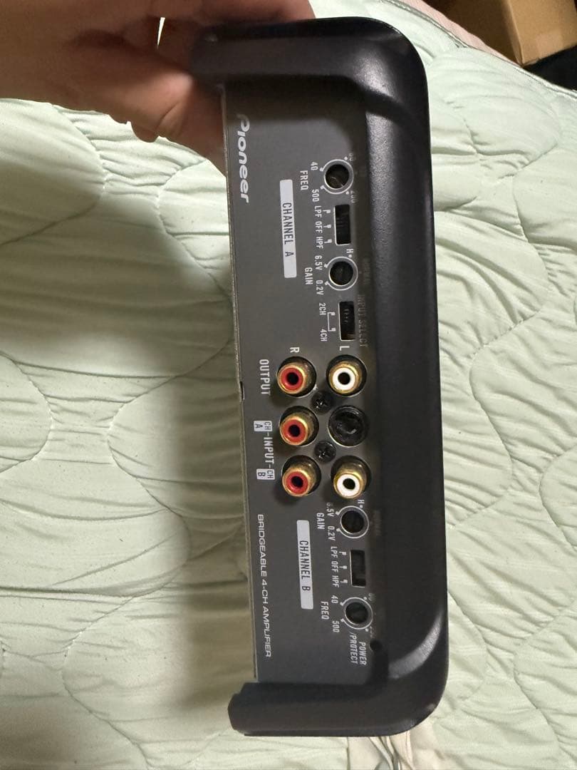 Pioneer carrozzeria 4chアンプ GM-D8400