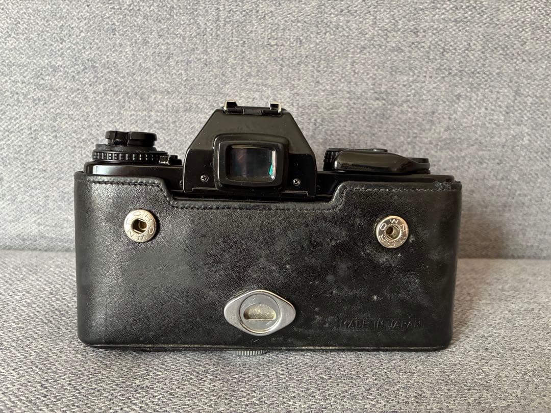 PENTAX LX. 一眼レフカメラ ブラック レンズ3本とフラッシュ付き。