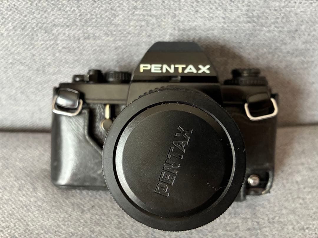 PENTAX LX. 一眼レフカメラ ブラック レンズ3本とフラッシュ付き。