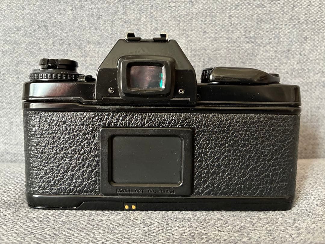 PENTAX LX. 一眼レフカメラ ブラック レンズ3本とフラッシュ付き。