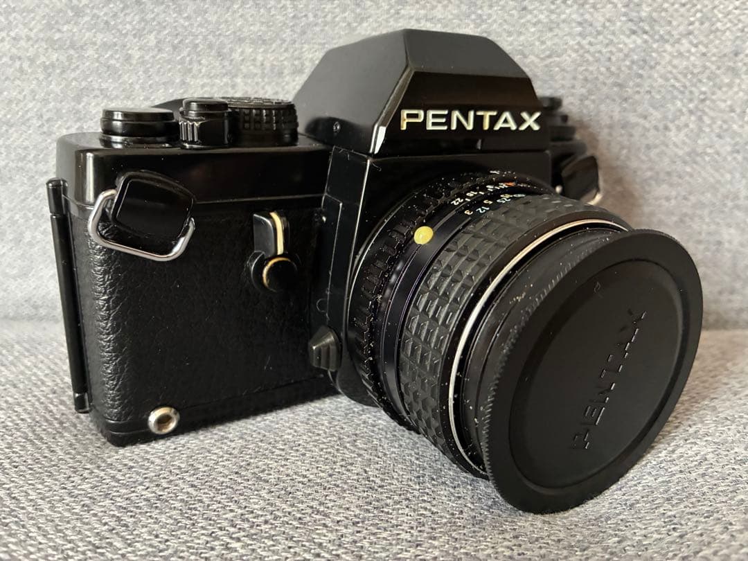 PENTAX LX. 一眼レフカメラ ブラック レンズ3本とフラッシュ付き。