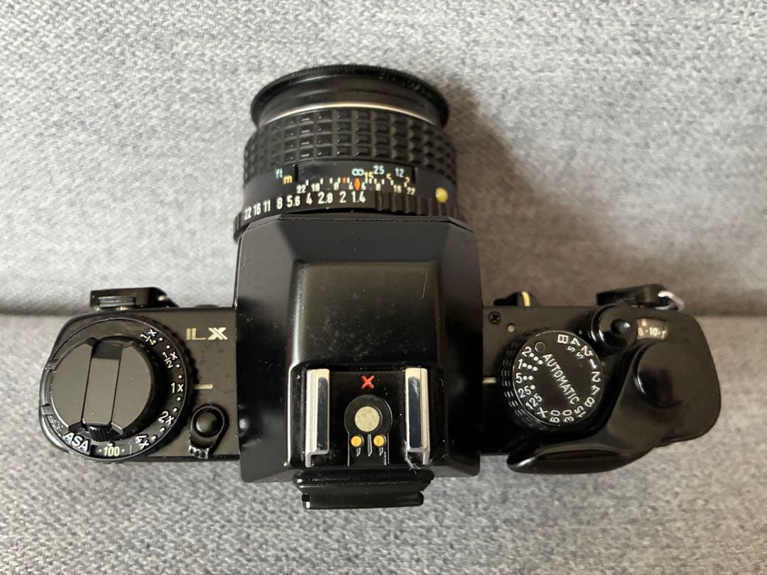 PENTAX LX. 一眼レフカメラ ブラック レンズ3本とフラッシュ付き。