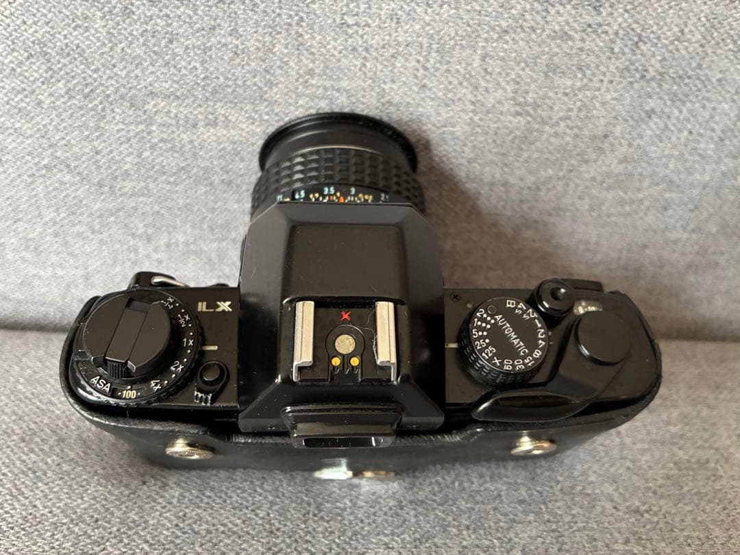 PENTAX LX. 一眼レフカメラ ブラック レンズ3本とフラッシュ付き。