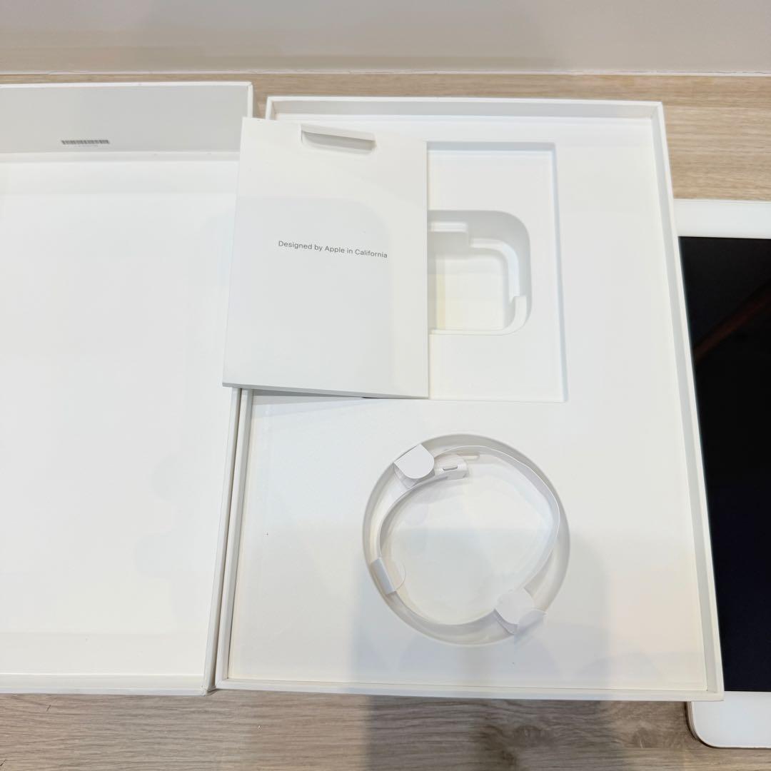 iPad 第6世代 ゴールド Wi-Fiモデル 32GB 2