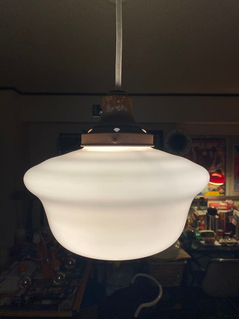 昭和レトロ　ペンダントライト　電笠　ミルクガラス照明　昭和初期
