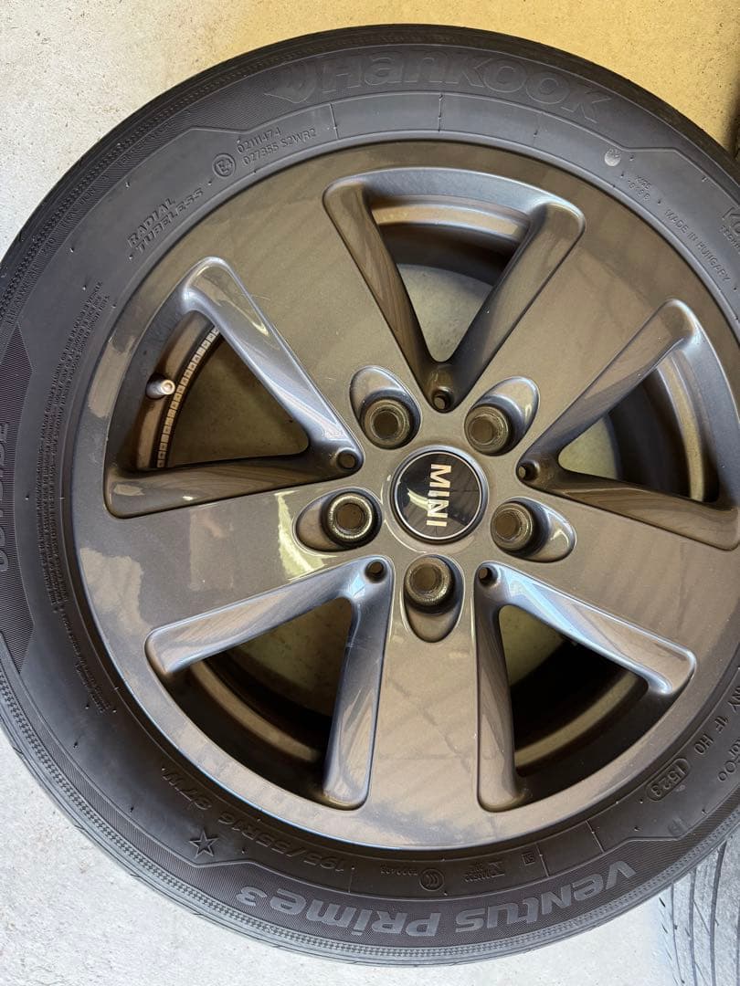 F55 LCI2後期　16 インチ純正ホイール