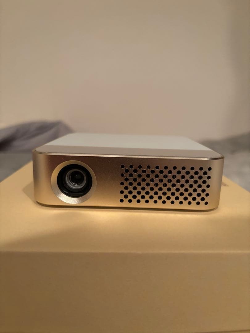 コンパクトプロジェクター本体