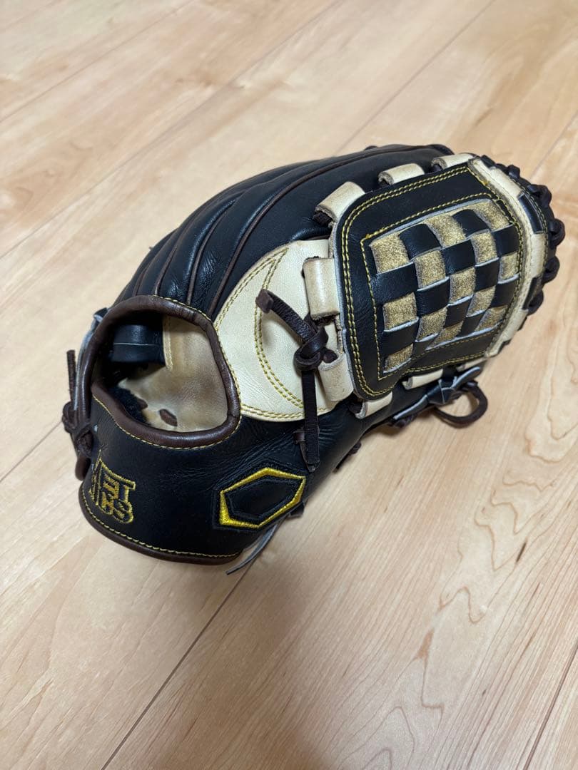 m*p様 ベイスボルメトリクス　軟式グラブ