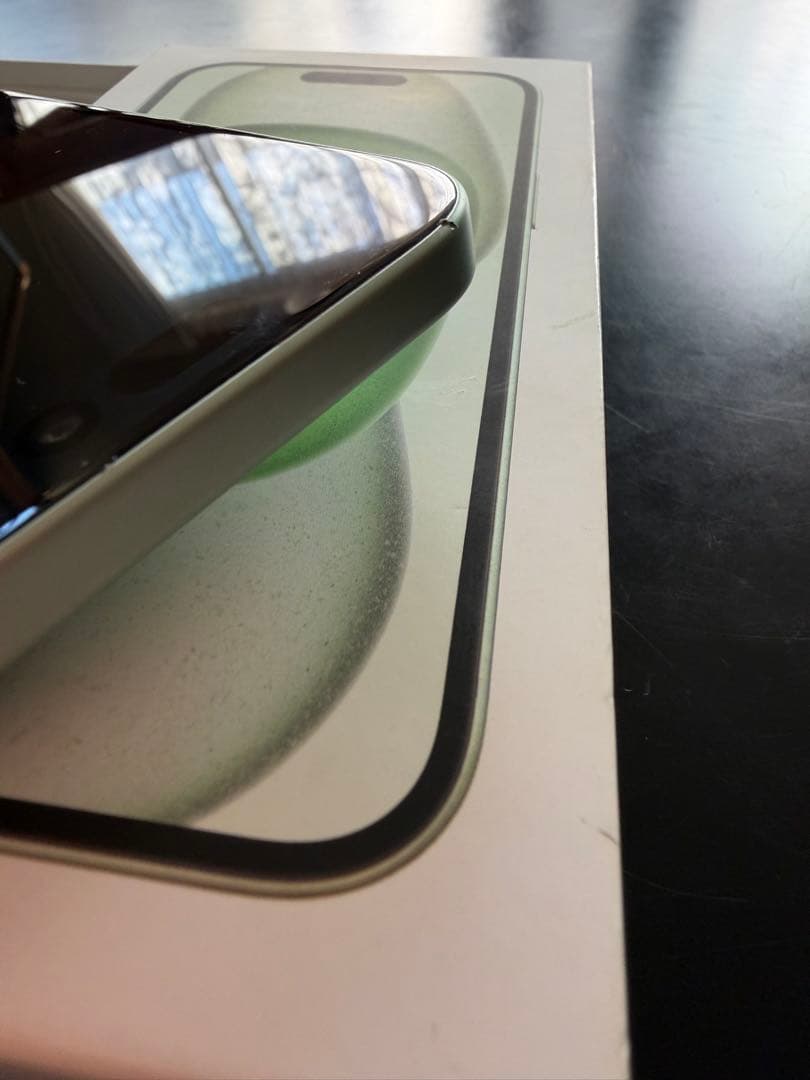 Apple iPhone 15 ミッドナイトグリーン 本体