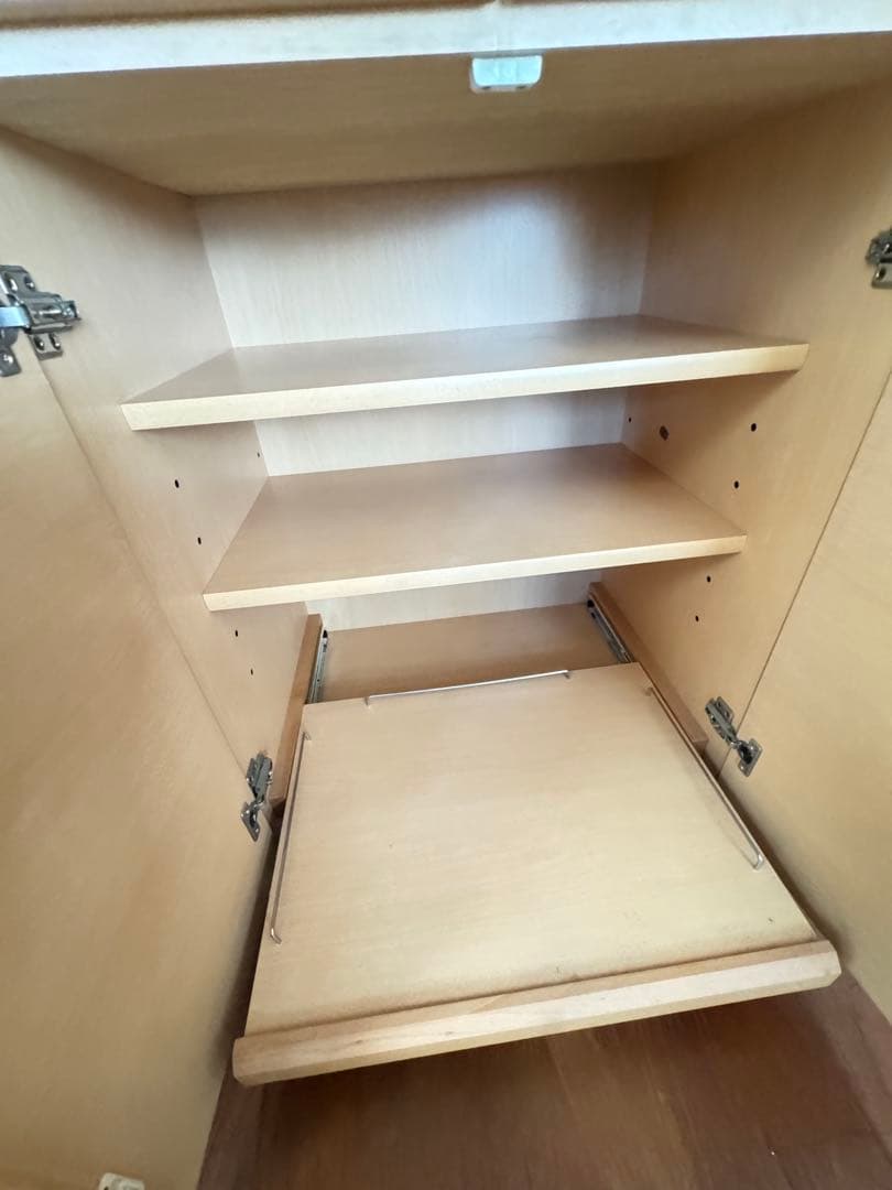 ナチュラルウッド 食器棚 ガラス戸付き／引き取り希望です！