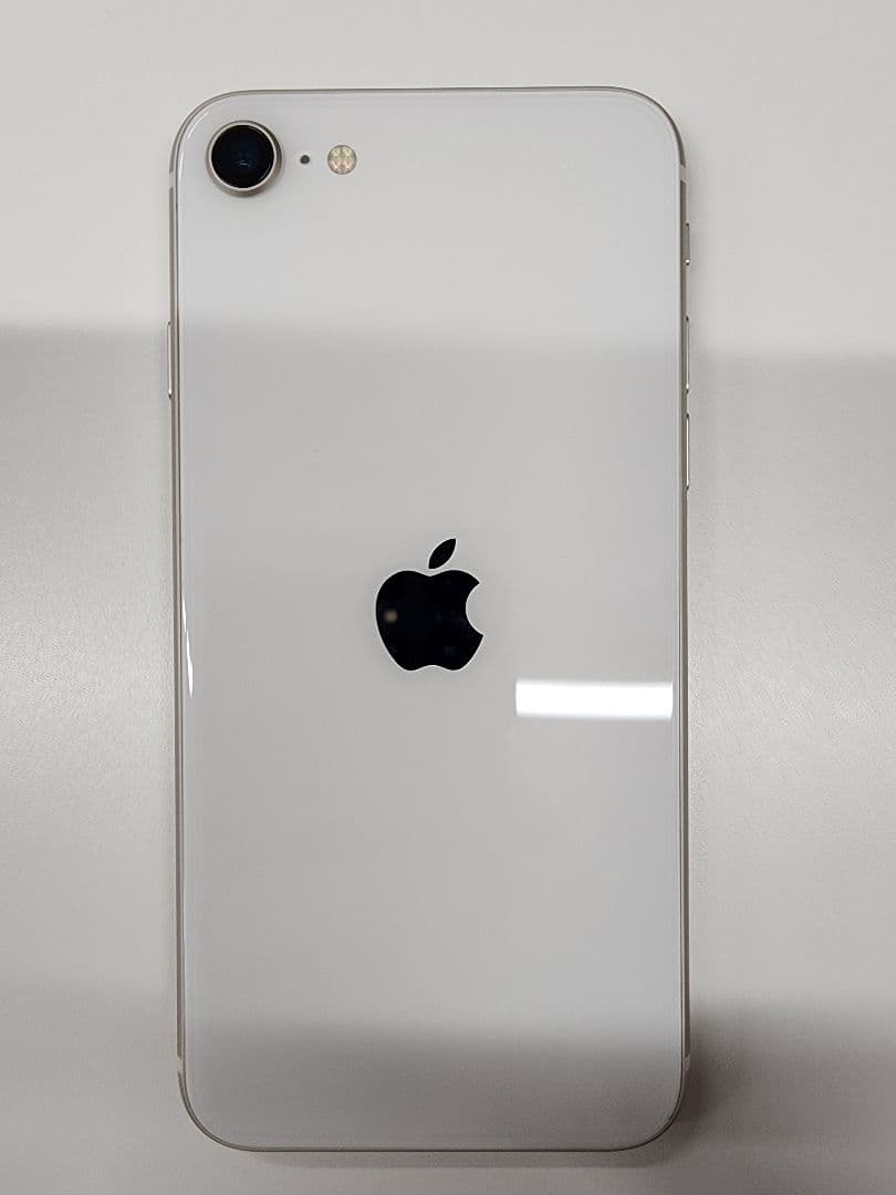 iPhone SE (第3世代）64GB 94%　微傷あり