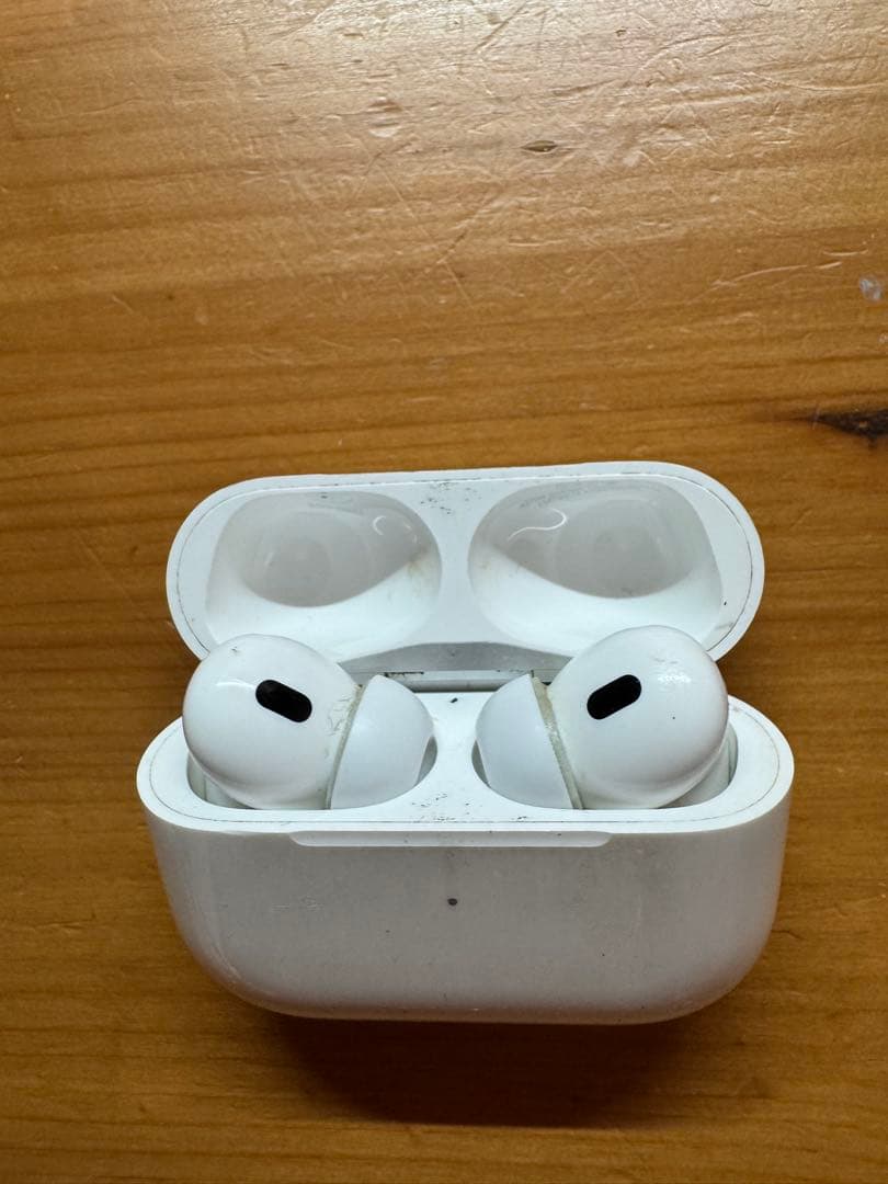 AirPodsPro本体Spigen ブラックケース付き