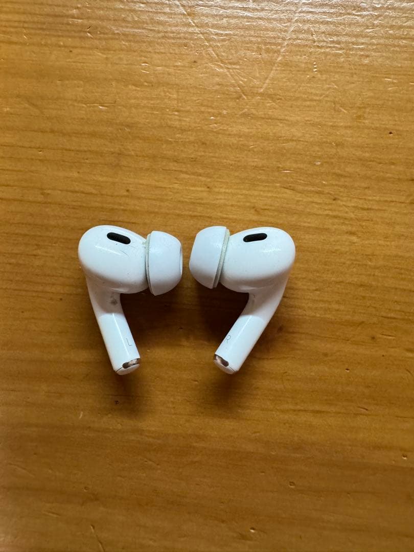 AirPodsPro本体Spigen ブラックケース付き