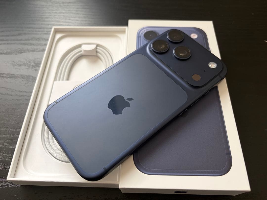 iPhone17pro 256GBディープブルー SIMフリー ケース付き