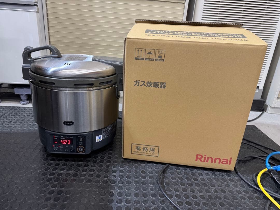 ！2022年製！リンナイ業務用ガス炊飯器2升炊き　都市ガス　RR-S200GV2