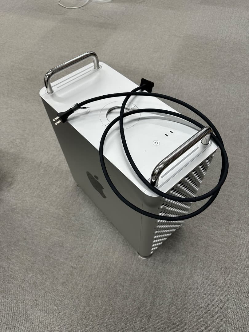 Apple Mac Pro 2019 2.5GHz 28コア160G/8T+4T