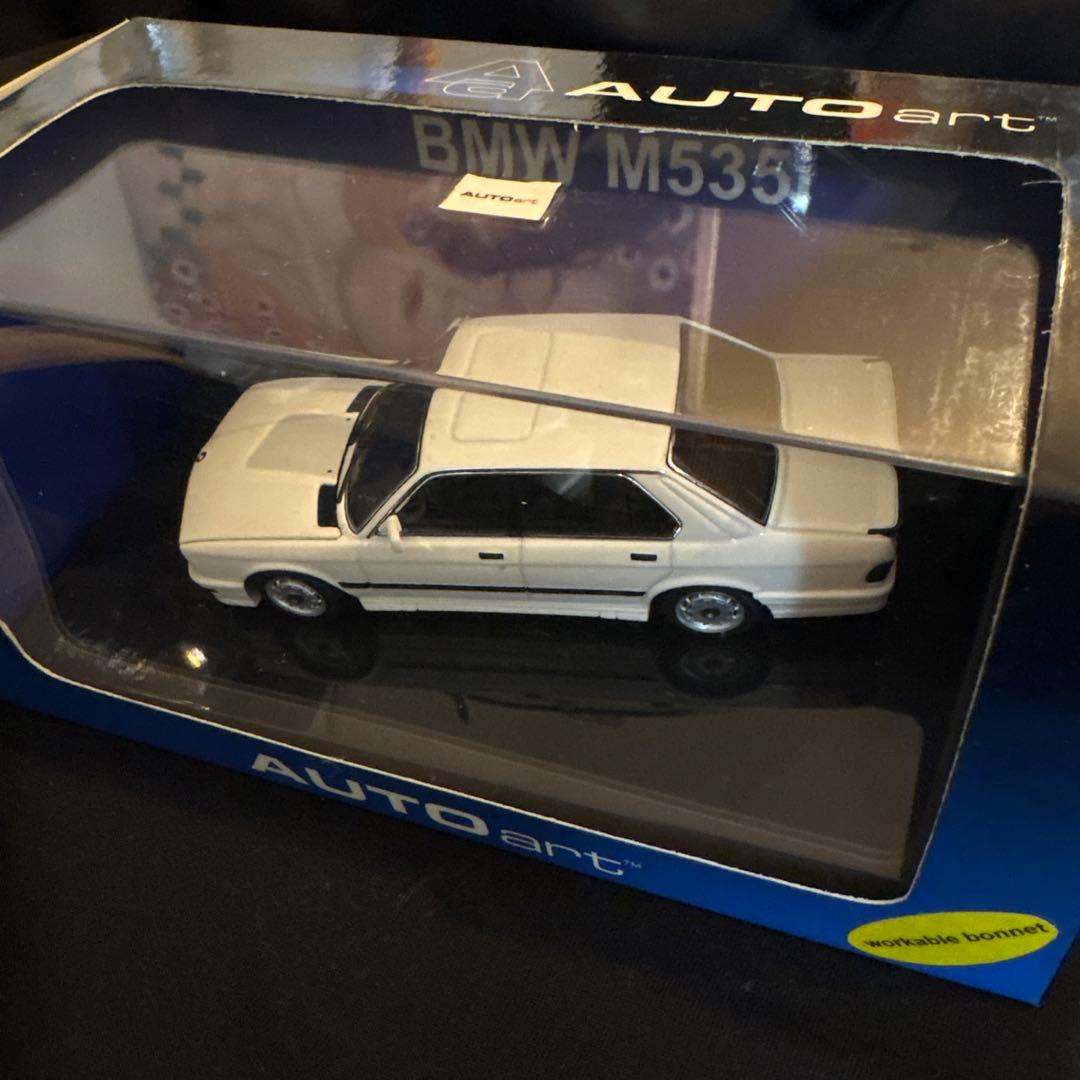 ミニカー AUTOART  M535i 1/43